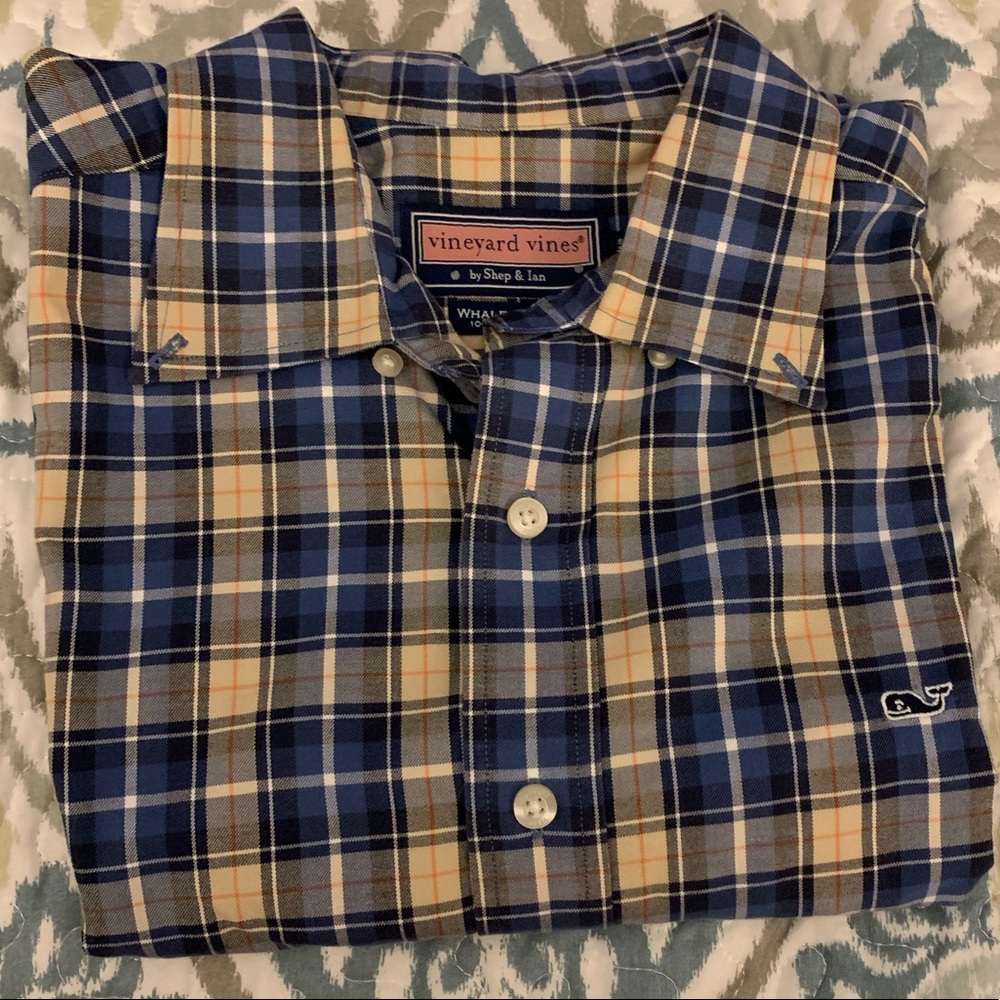 Vineyard Vines button up mens shirt